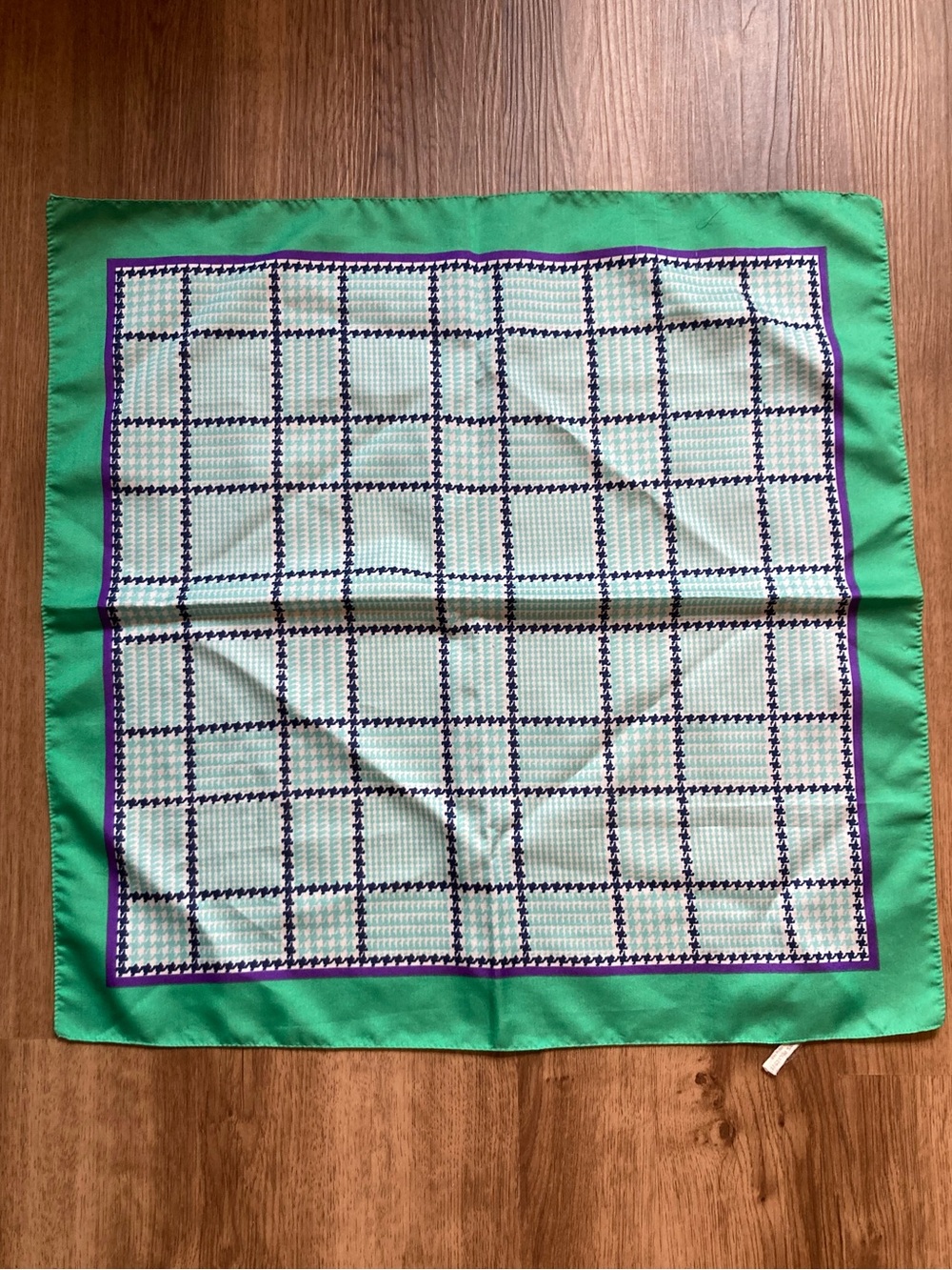 5/$15 Green & Blue Kerchief 20x20”